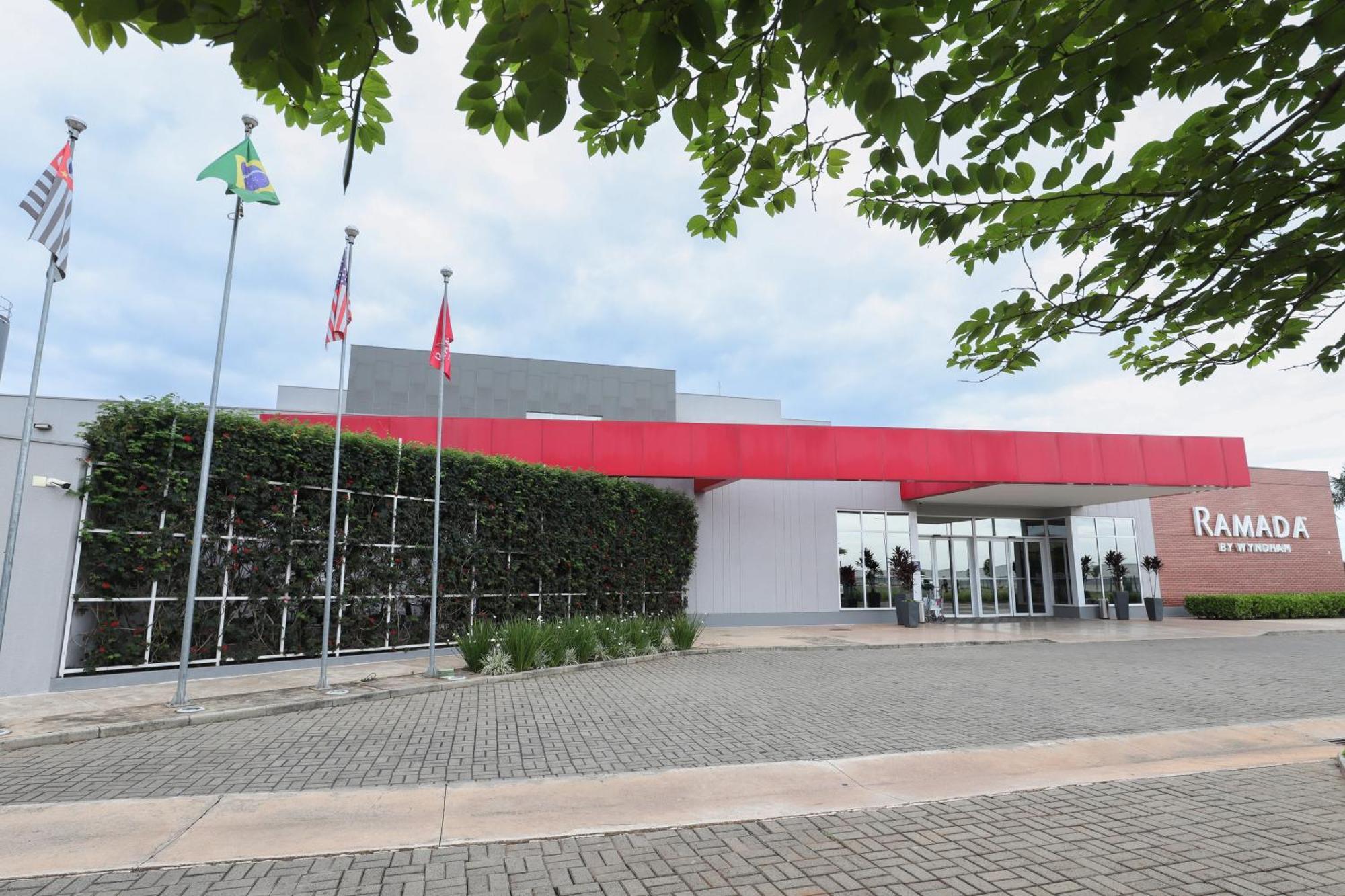 Ramada By Wyndham Campinas Viracopos Hotel Exterior photo